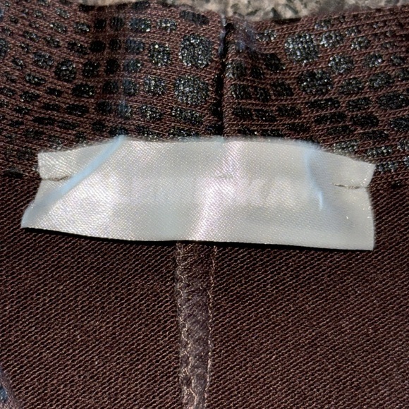 Alembika Essential Slinky V Neck Top In Sepia - Picture 7 of 9